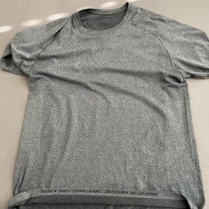 Lululemon metal vent tech size large